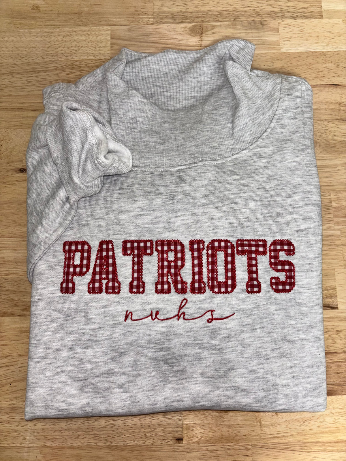 Applique Mock neck sweatshirt