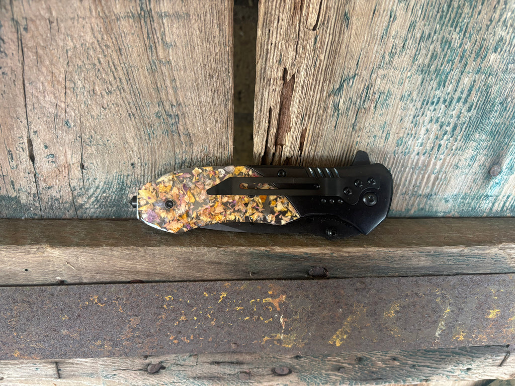 Memorial knife